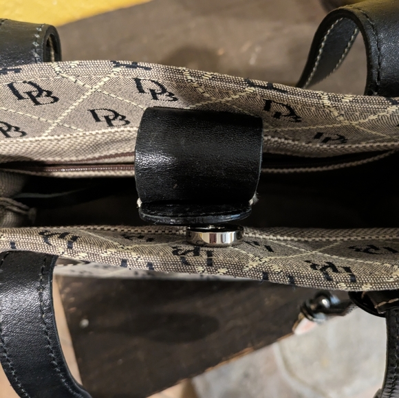 Dooney & Bourke purse - Picture 6 of 14